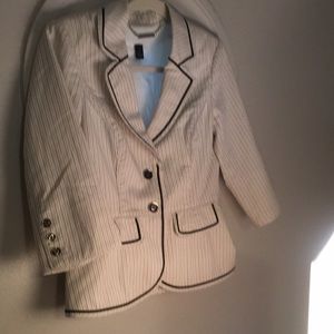 White House black market size 2 blazer